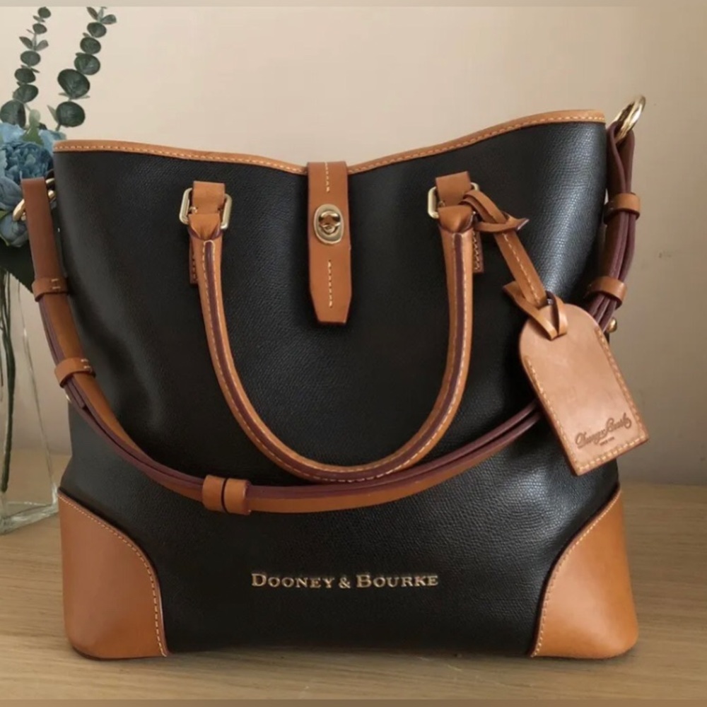 SOLD!! Dooney & Bourke Shelby Shopper Tote Bag Turn Lock